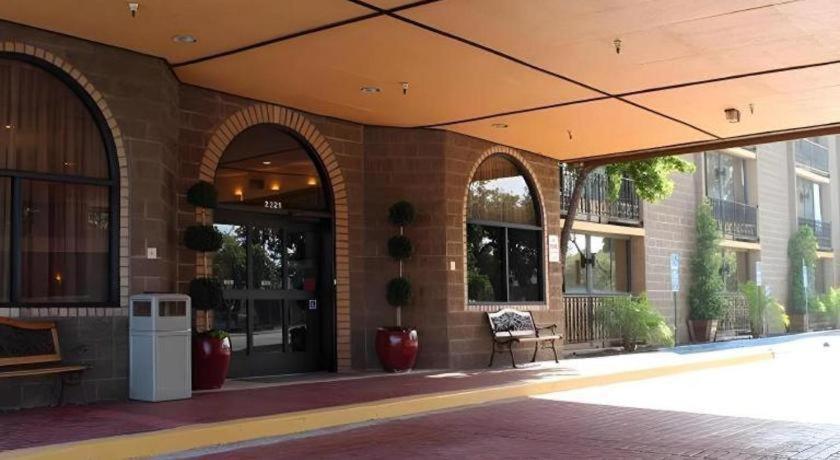 Alhambra Hotel Екстериор снимка